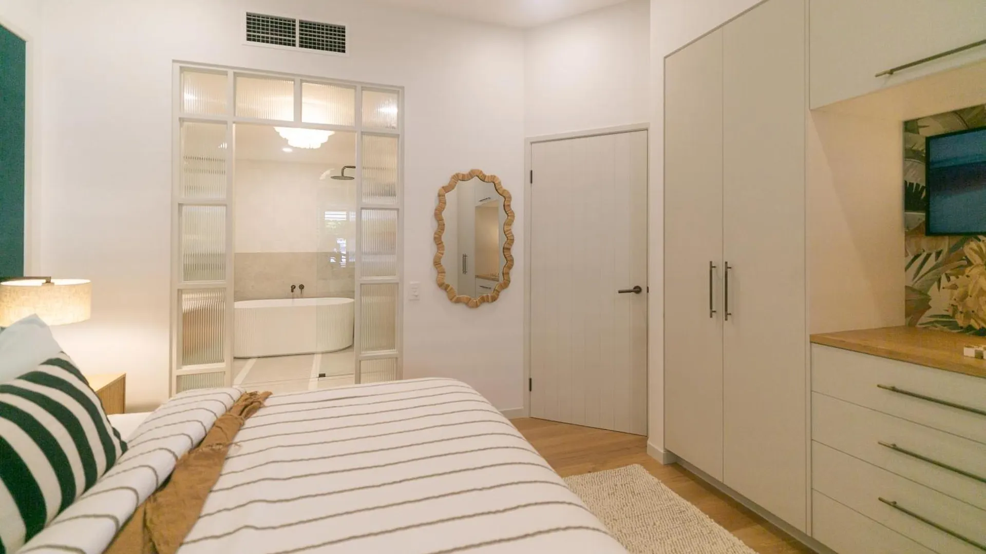 Monsoon Luxury Apartment Port Douglas